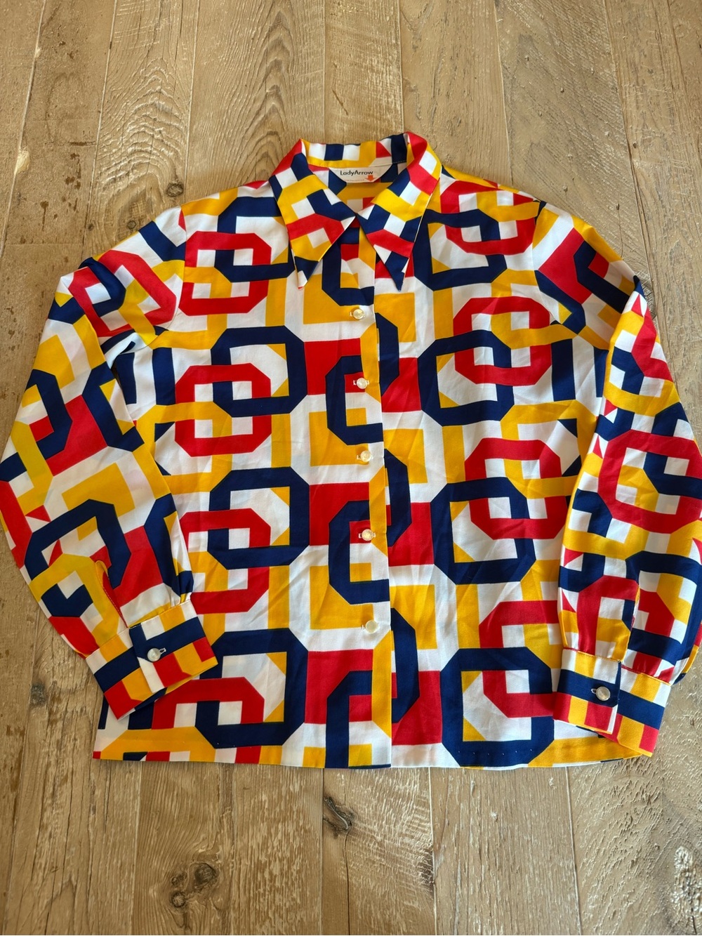 Lady Arrow Geometric Button-Up Shirt in Red, Yellow & Blue Vintage L